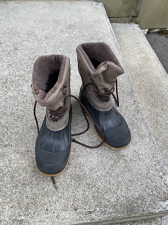 Scarpe da donna: Winterstiefel Grösse 38 – Usato da Kehrsatz venduto da Watzel