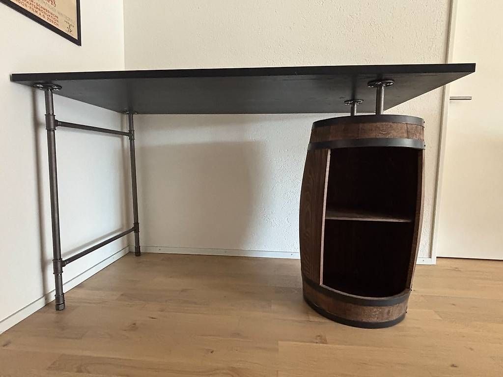 Tables: Stehtisch - Rustikales Barmöbel im Industrial-Stil  – D'occasion à St. Moritz par Privat123