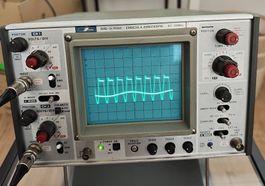 Oscilloscope Iwatsu SS-5702  Made in Japan.