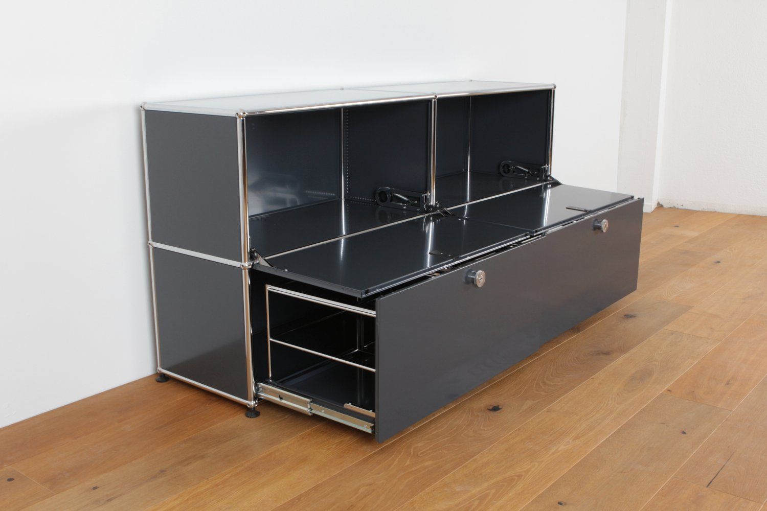 USM Scaffali: USM Haller Sideboard Anthrazitgrau – Nuovo (secondo la descrizione) da Affoltern am Albis venduto da StudioStandard 2