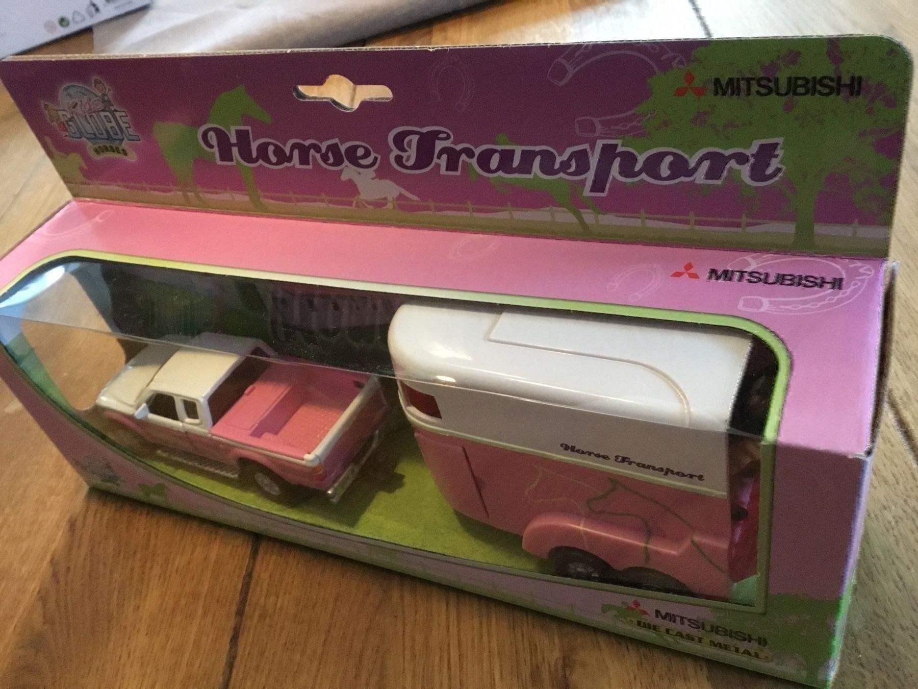 Mitsubishi Modellautos: Pferdetransport mit Mitsubishi Pickup – Neu und originalverpackt aus Erlenbach im Simmental von Model_box 6