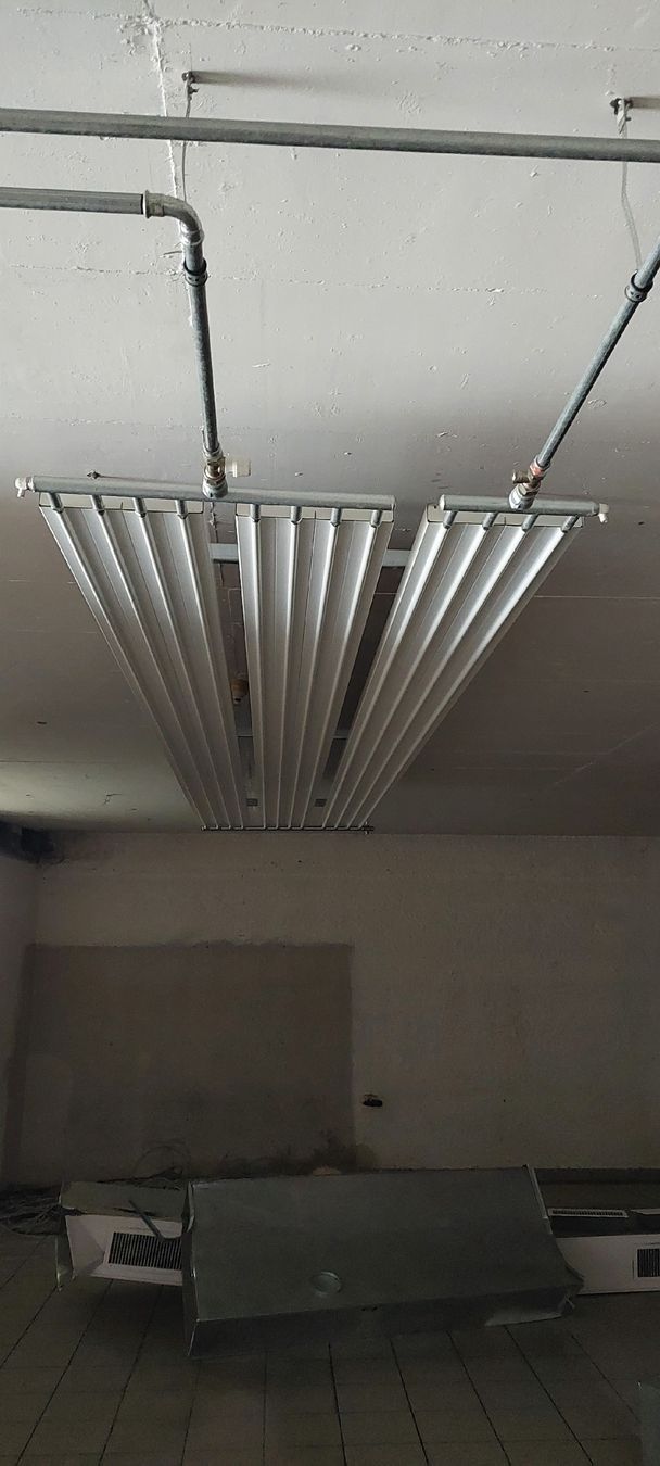 Zehnder Radiatori: 2x Deckenstrahlplatten 3 Elemente a 5 m – Usato da Stans venduto da Ruthli56 6