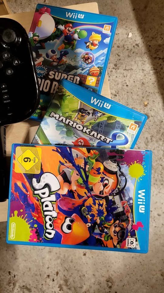 Nintendo Console: Nintendo Wii U Konsole mit 3 Games – Usato da Niederscherli venduto da fab_289x 1