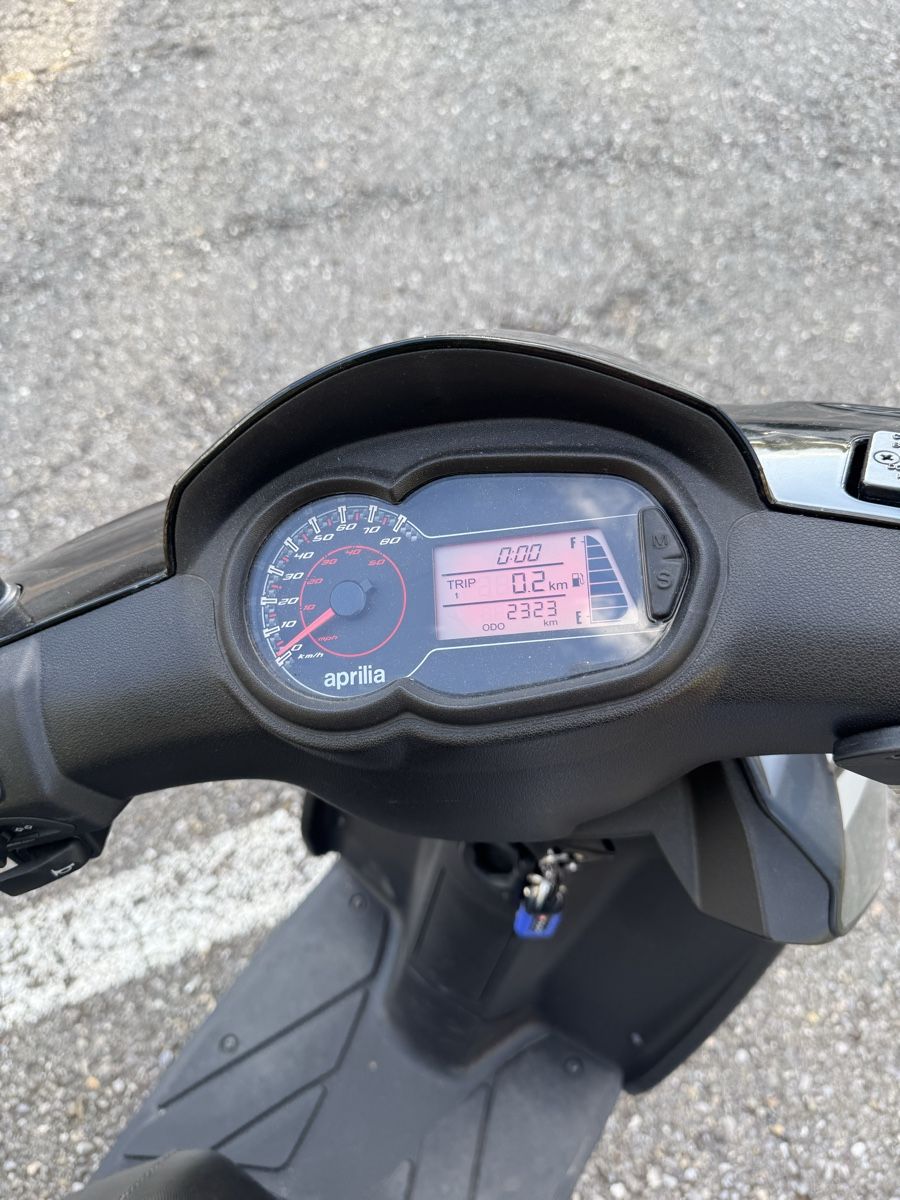 Aprilia Strada: Roller | Aprilia SR 50 – Usato da Hombrechtikon venduto da eli_xsh8 4