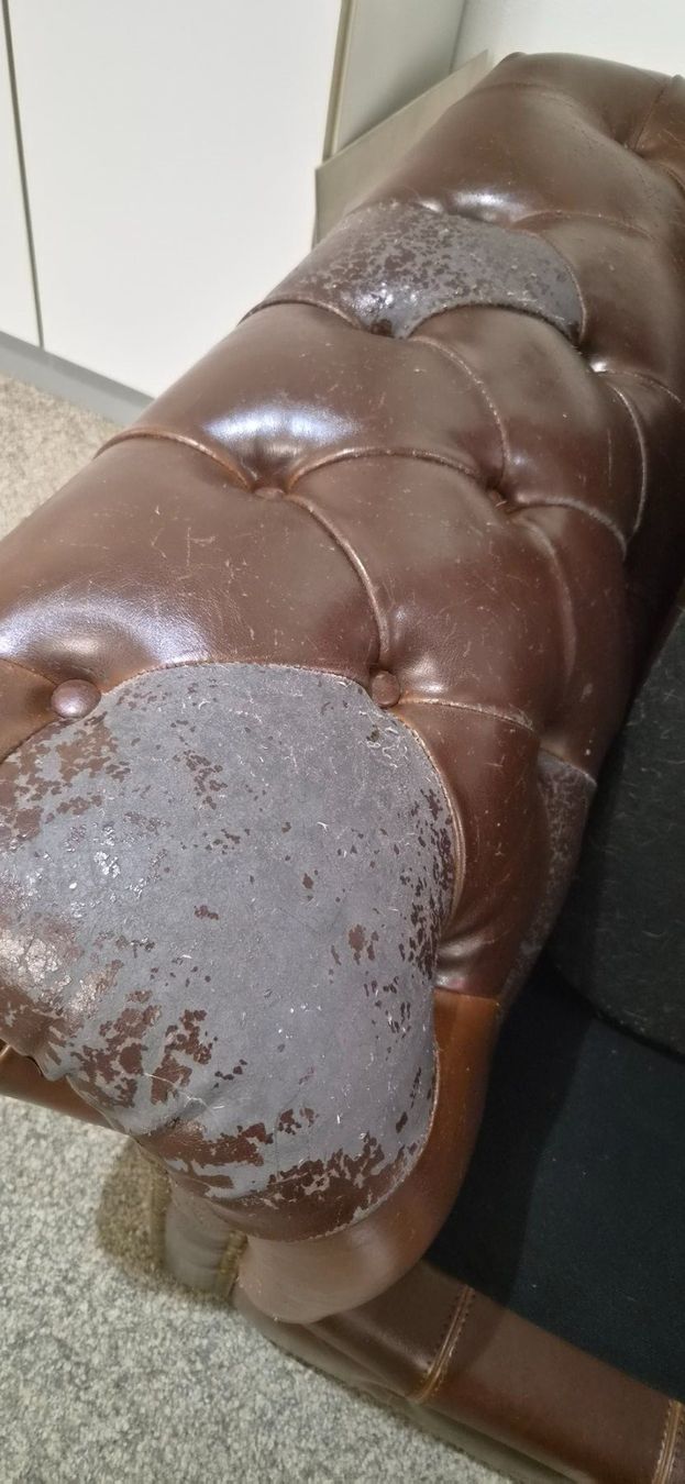 Sofas: Classic Brown Leather Chesterfield Sofa – Gebraucht aus Wildegg von scho_pla 6