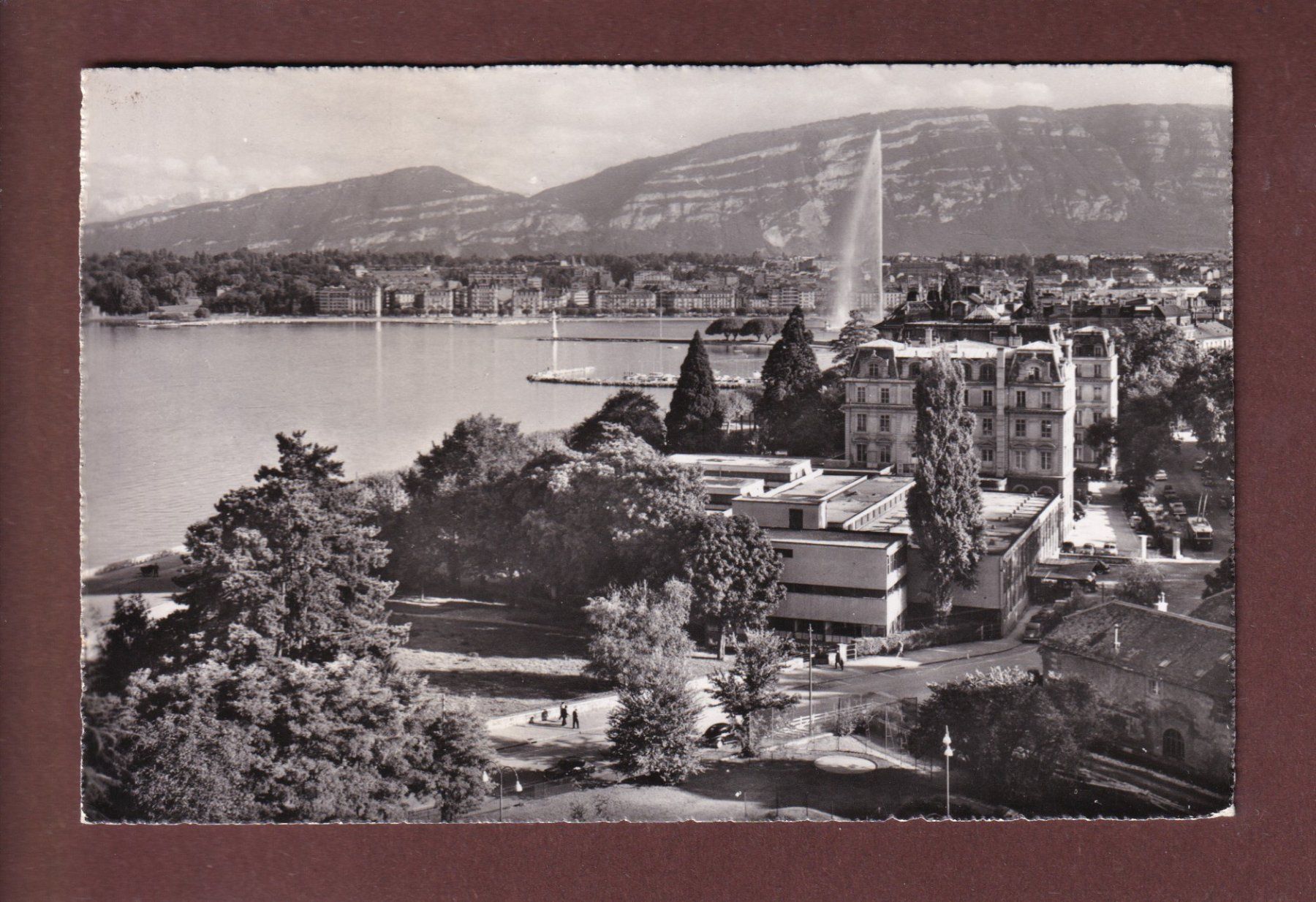 Cartes postales: GENEVE - Vue sur la rade – D'occasion à Pully par nicecards-shop