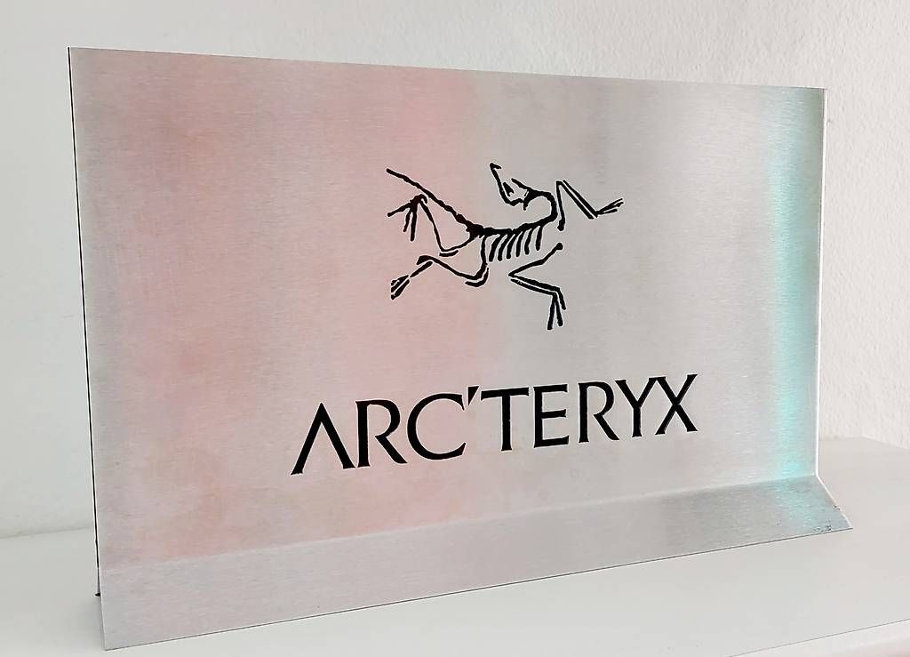 Arcteryx Schilder: Arcteryx Werbeschild beidseitig – Gebraucht aus Gwatt (Thun) von ARC_TERYX