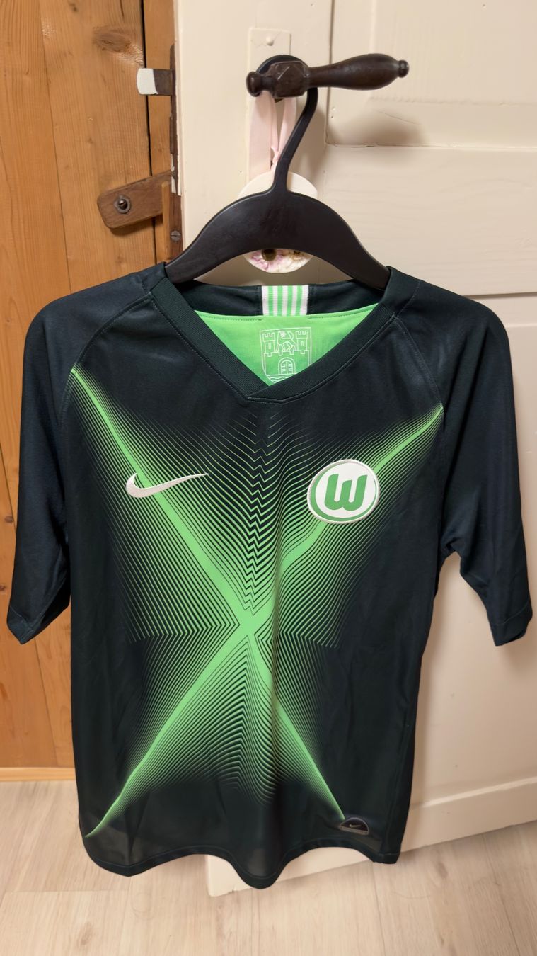 Canottiere & Pantaloni: fussball trikot – Usato da Uznach venduto da lar_p97w