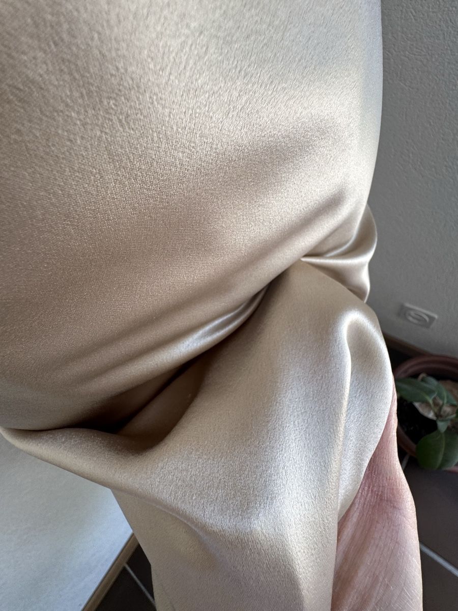 Vestiti: Damen Kleid aus 55% Acetat – Nuovo e nell'imballaggio originale da Veyras venduto da ValClasse 5
