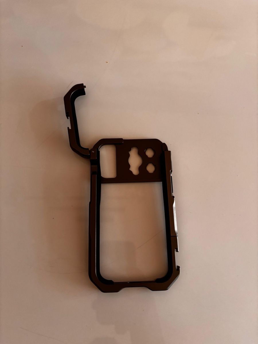 Apple Cover & Protezioni schermo: SmallRig Video Cage für iPhone 13 Pro – Nuovo (secondo la descrizione) da basel venduto da misel76kjs... 1