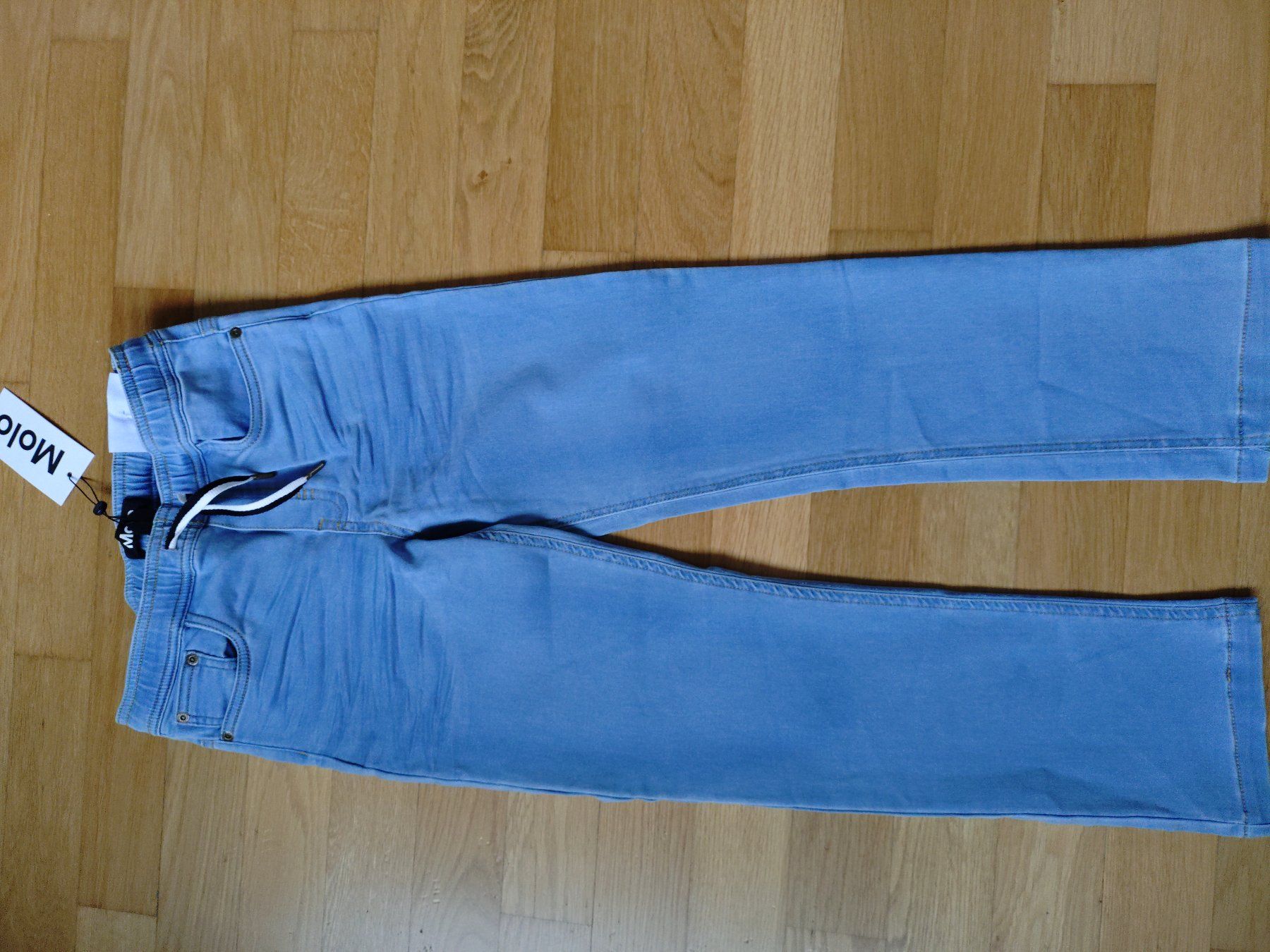 Molo Hosen: Molo AUGUSTINO - Jeans Regular Fit 140 – Neu und originalverpackt aus Bottmingen von Malina_Outlet 1
