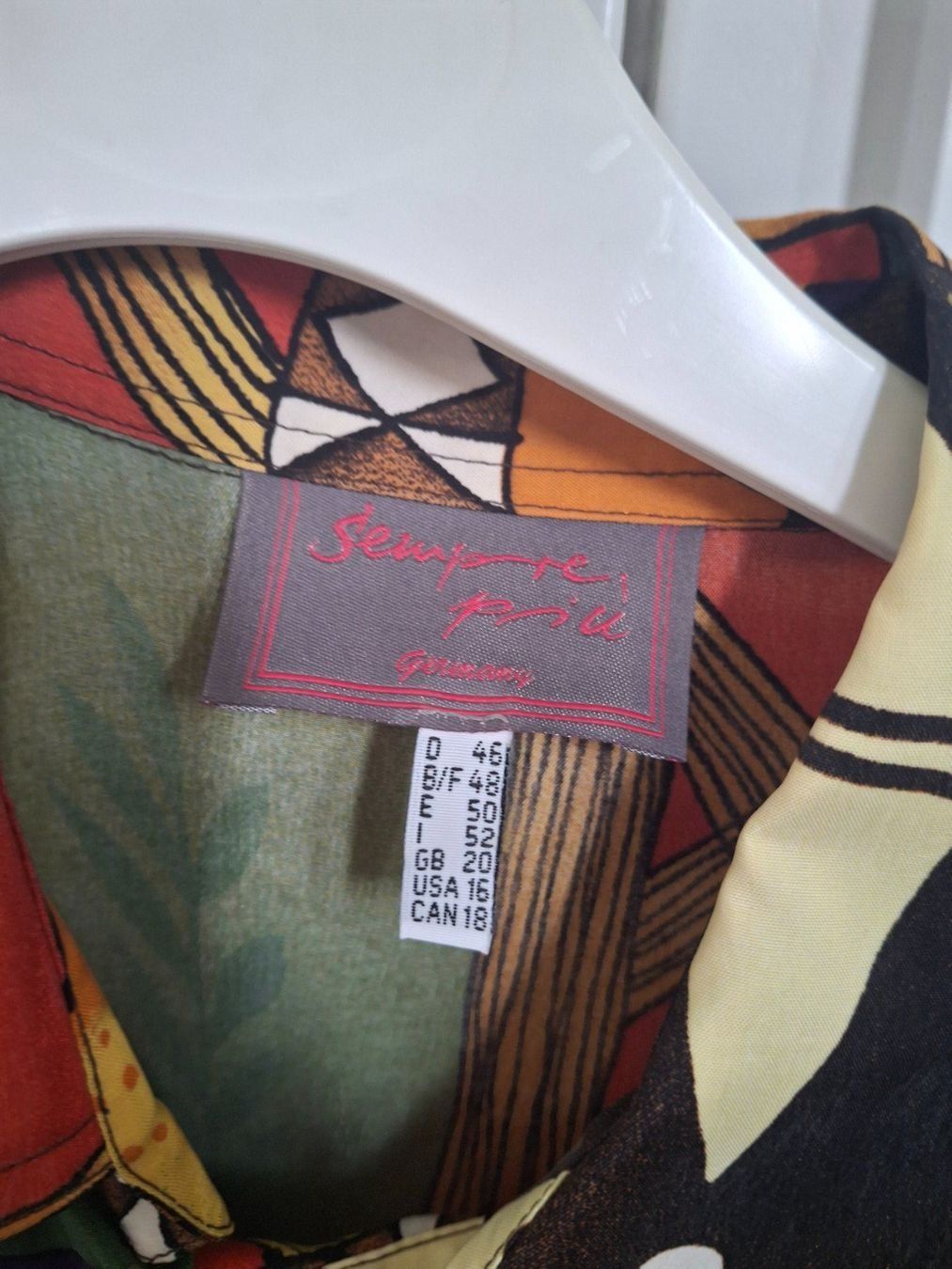 Blusen: Bluse "Sempre Piu" Gr. 46, Top Zustand – Gebraucht aus WALTERSWIL SO von thb_ybm8 1