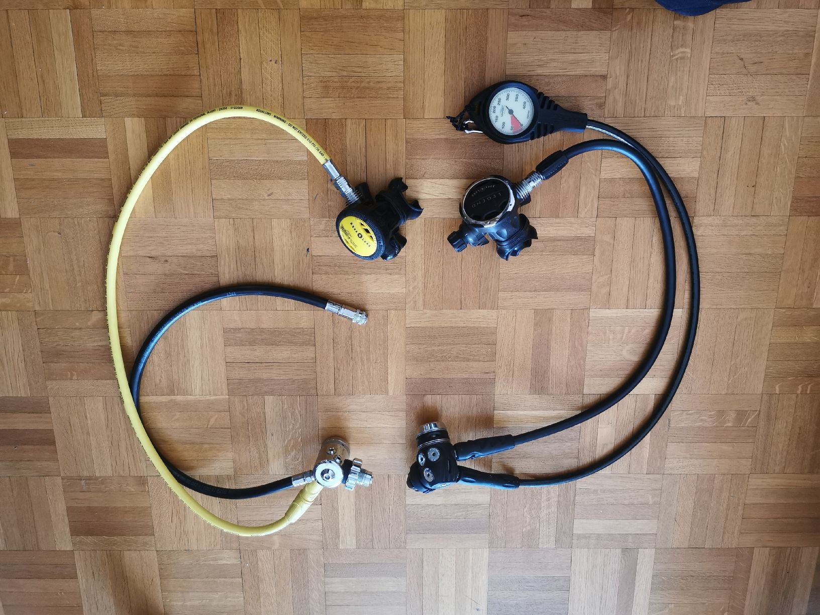 Respiratori & Giubbotti: Kit détendeurs de plongée Aqualung – Usato da Montreux venduto da sme_nw6w 9