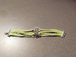 Armband grün/ver. Stränge/Anhänger, Schm