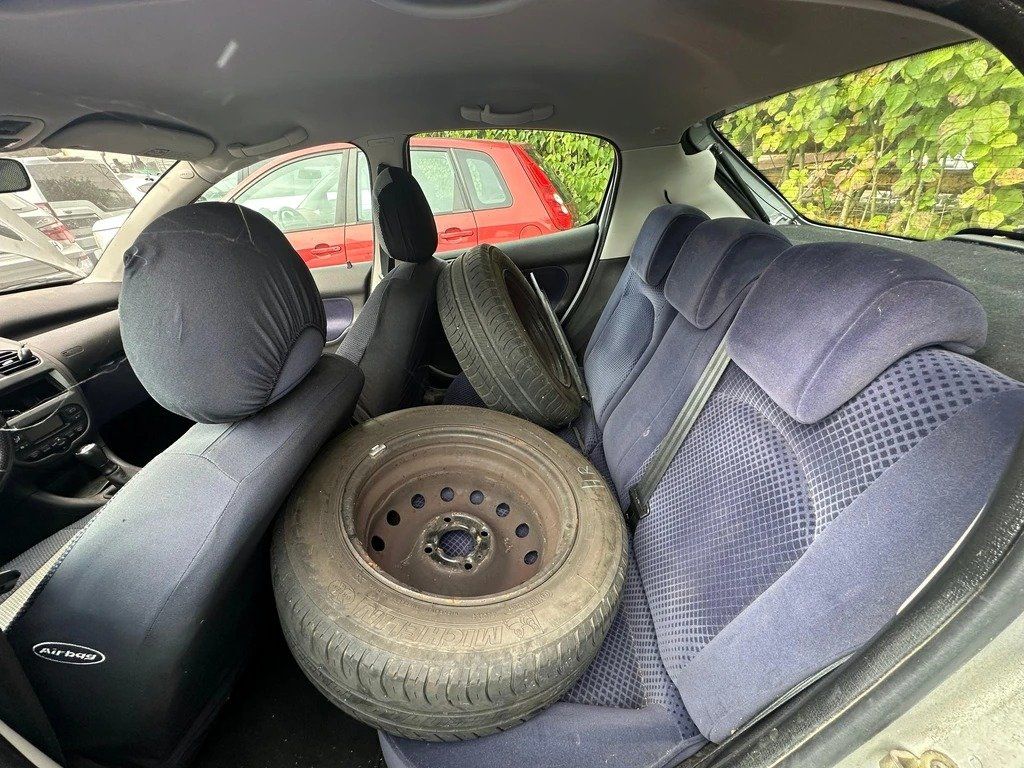 Peugeot Autos: PEUGEOT 206 1.6 16V Black&Silver – D'occasion à Oftringen par alourag 8