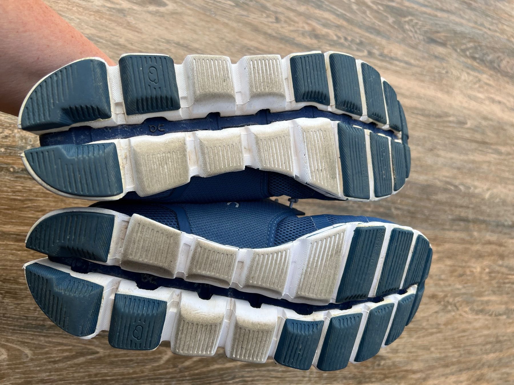 On Scarpe da donna: On Cloud Schuhe EU 40.5 – Usato da Mörel venduto da Emozia 4