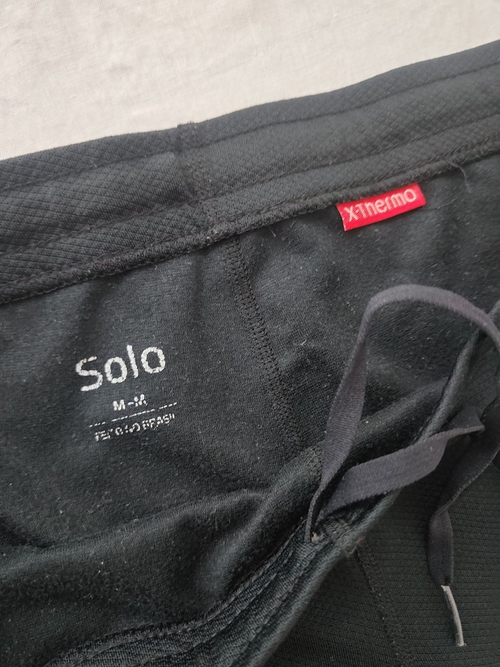 Leggings: Schwarze Thermal-Leggings Solo M – D'occasion à Zürich par jan_dwt5 1
