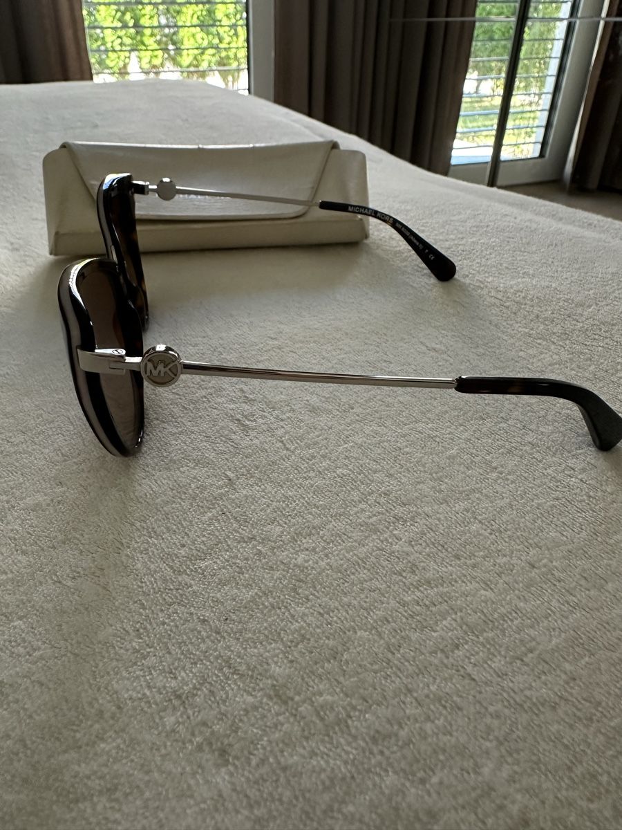 Michael Kors Brillen & Gläser: MICHAEL KORS Sonnenbrille – Gebraucht aus Dübendorf von nat_h9wg 3
