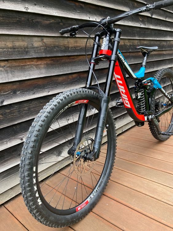 Giant Vélos: VTT Giant Glory Advanced 0, DH, Freeride, état impeccable! – D'occasion à Cousset par xgi_c7z6 2