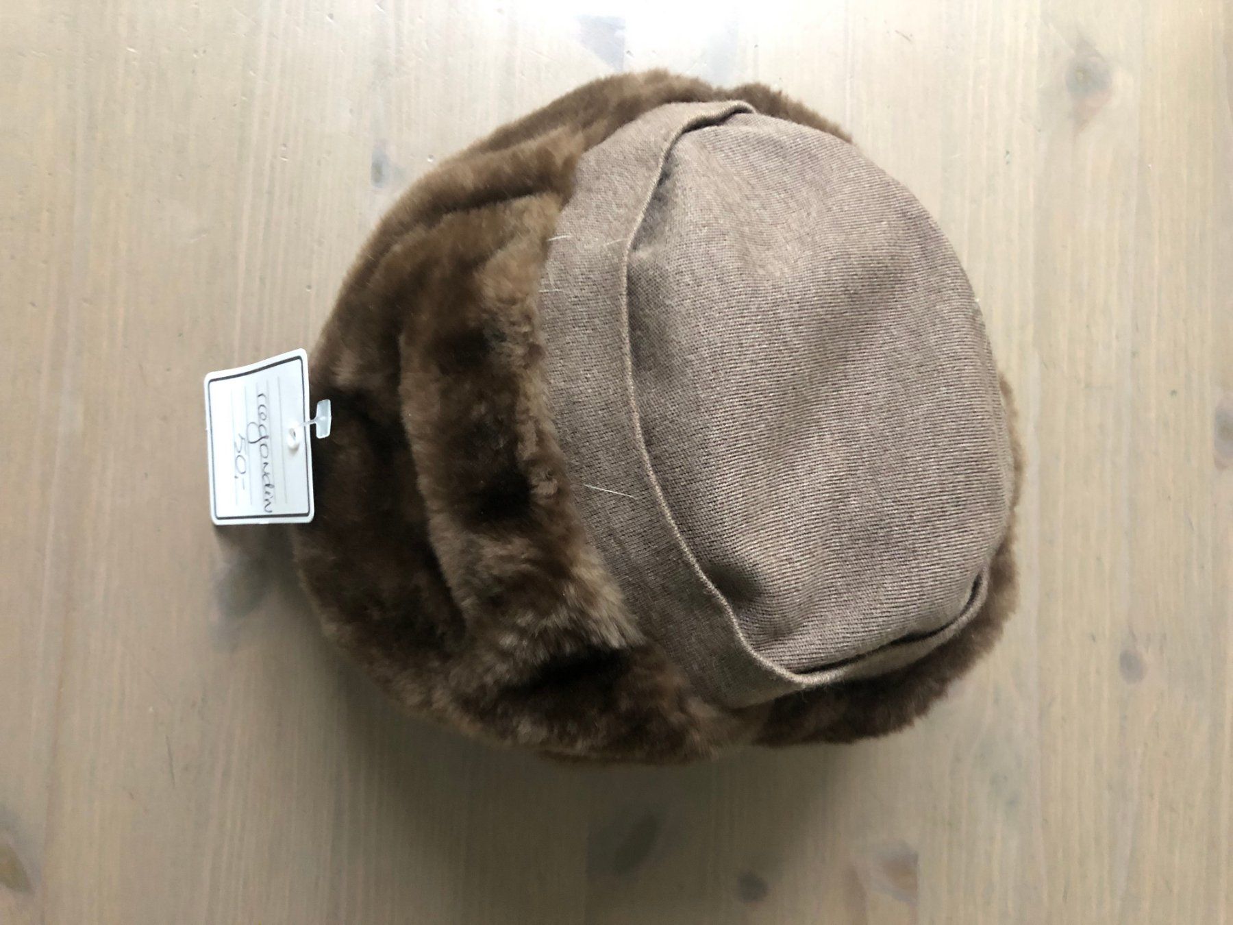 Copricapi, berretti & cappellini: Chapeau en ragondin – Usato da Genève venduto da ktr_nf66