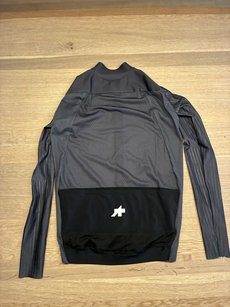 Assos Canottiere & Pantaloni: ASSOS EQUIPE RS LS JERSEY S11 S – Nuovo (secondo la descrizione) da Thun venduto da Makki83 6