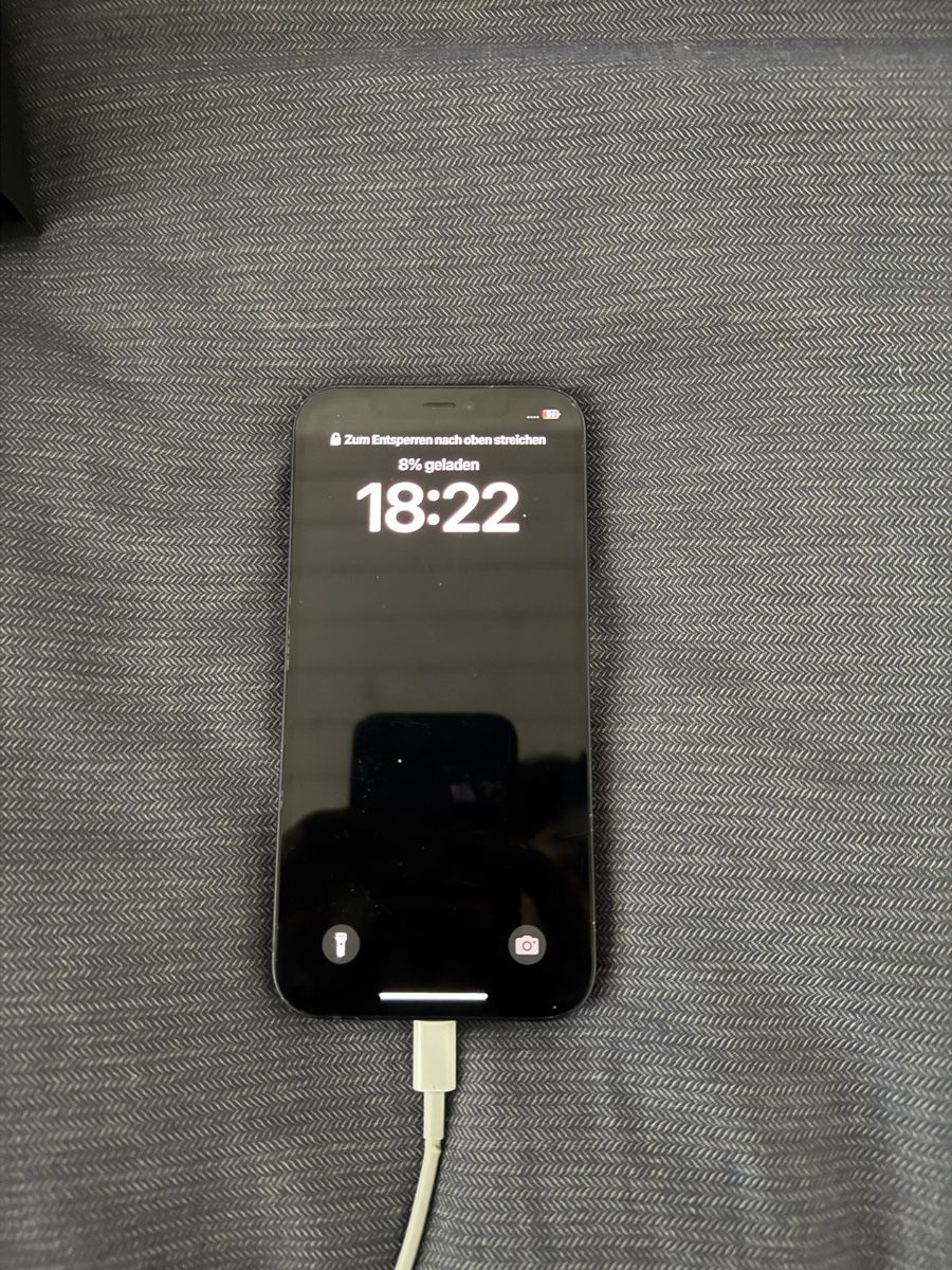 Apple Telefoni cellulari / Smartphones: iPhone 12 64GB Display reagiert nicht mehr – Difettoso da Meinisberg venduto da sch_xhk5 1