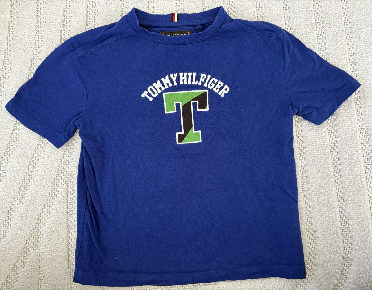 Tommy Hilfiger Camicie, T-shirt & Polo: Tommy Hilfiger Shirt Grösse 110 – Usato da Lachen SZ venduto da Lina1989