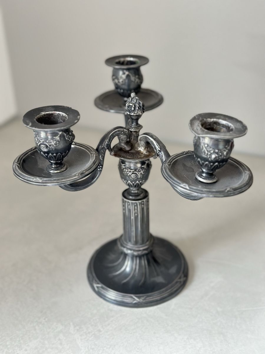 Portacandele: Antiker 3-armiger Kerzenständer, Barockstil aus Auktionshaus – Usato da Nebikon venduto da icon.vintage 2