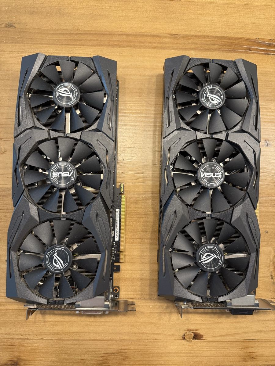 Asus Cartes graphiques: Grafikkarten ASUS ROG Strix Set 2 Stück – D'occasion à Oberglatt ZH par vabend