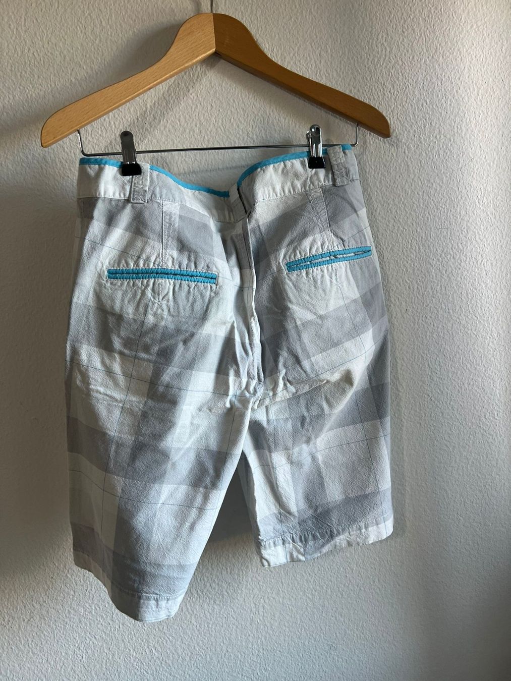 Pantaloni: Shorts blau / weiss – Usato da Lupfig venduto da Pluribus 1