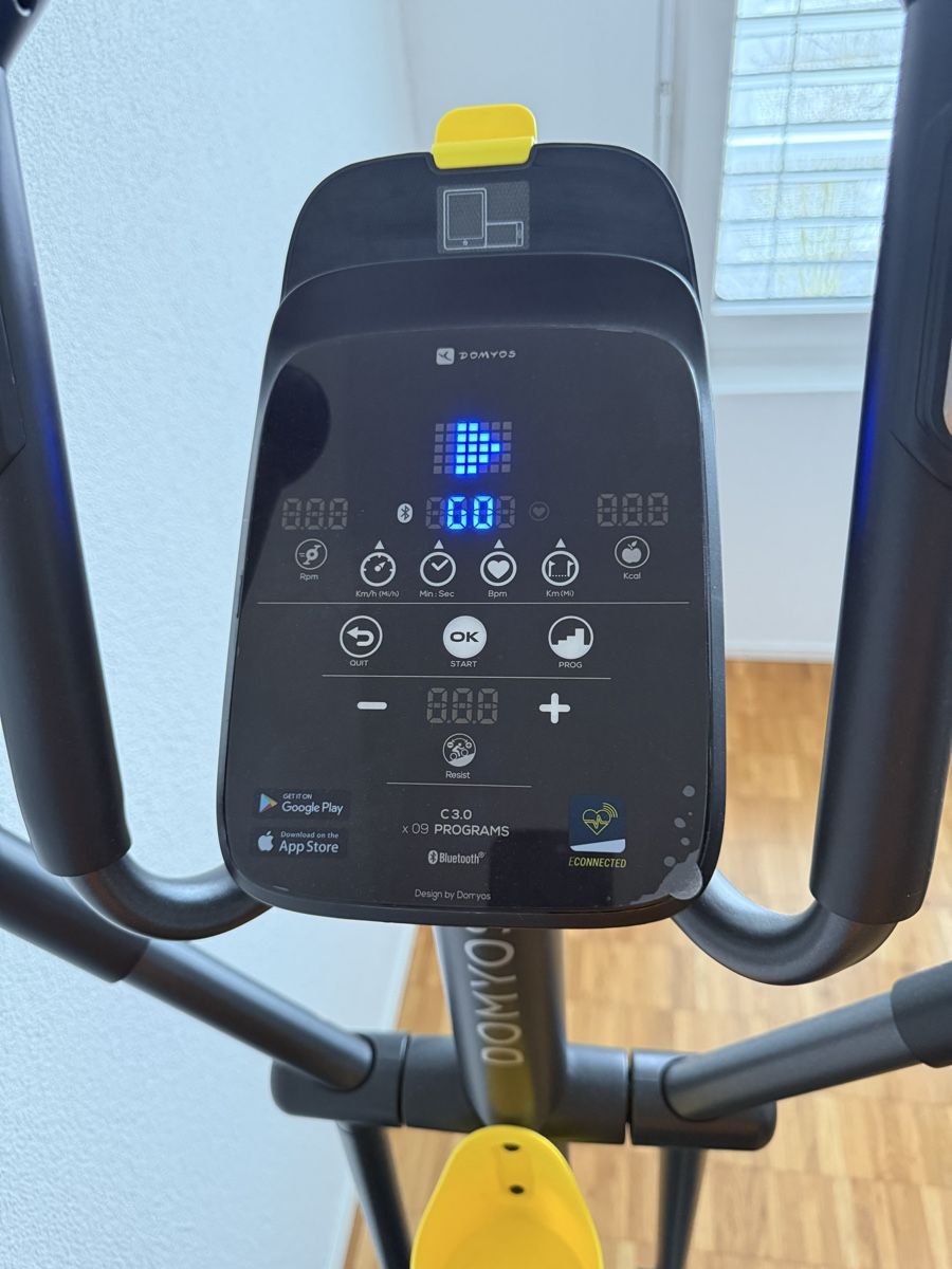 Hometrainer: DOMYOS Vernetzter Crosstrainer 500 – Gebraucht aus Zürich von Joao-Neves 3