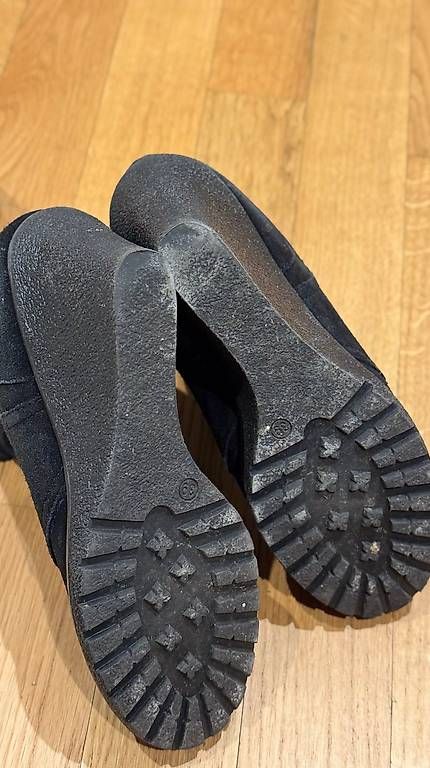 Chaussures femmes: Schwarze Damenstiefel Grösse 39 – D'occasion à Matten b. Interl par atc_p2hb 2