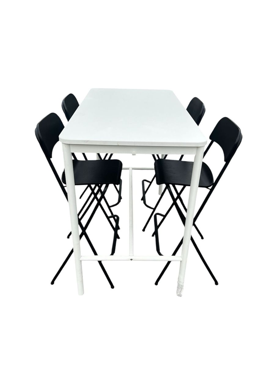 Set di tavolo e panche: Bartisch mit 4 Stühle – Usato da Madiswil venduto da SWISS_49.B