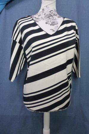 MAX & CO PULLOVER SCHWARZ WEISS GR M KURZARM LÄSSIG NEU
