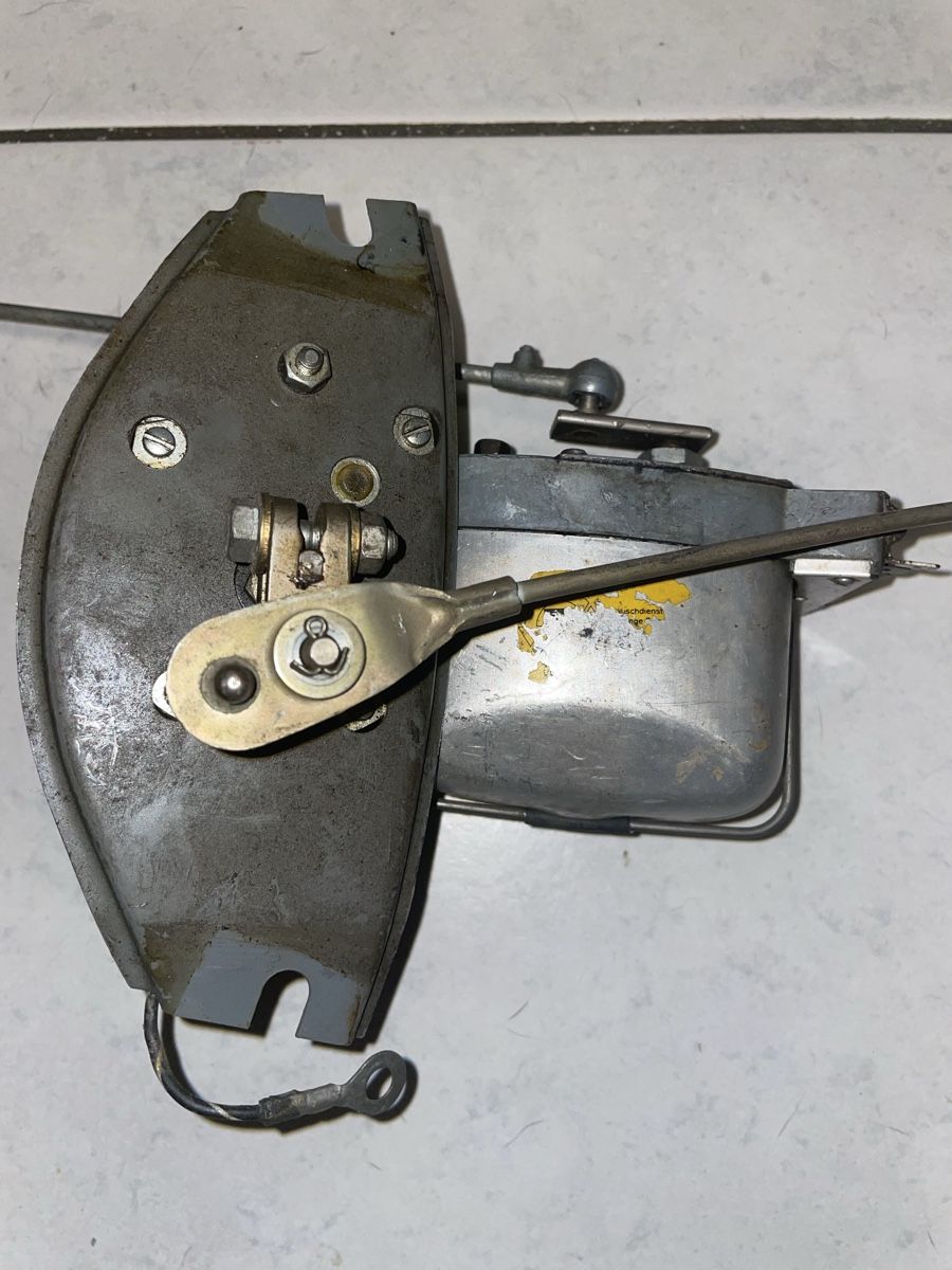 Volkswagen Tutti pezzi di ricambio auto: VW Scheibenwischermotor 2 Stk. Oldtimer Original  – Usato da Kirchleerau venduto da Resale_LC 4