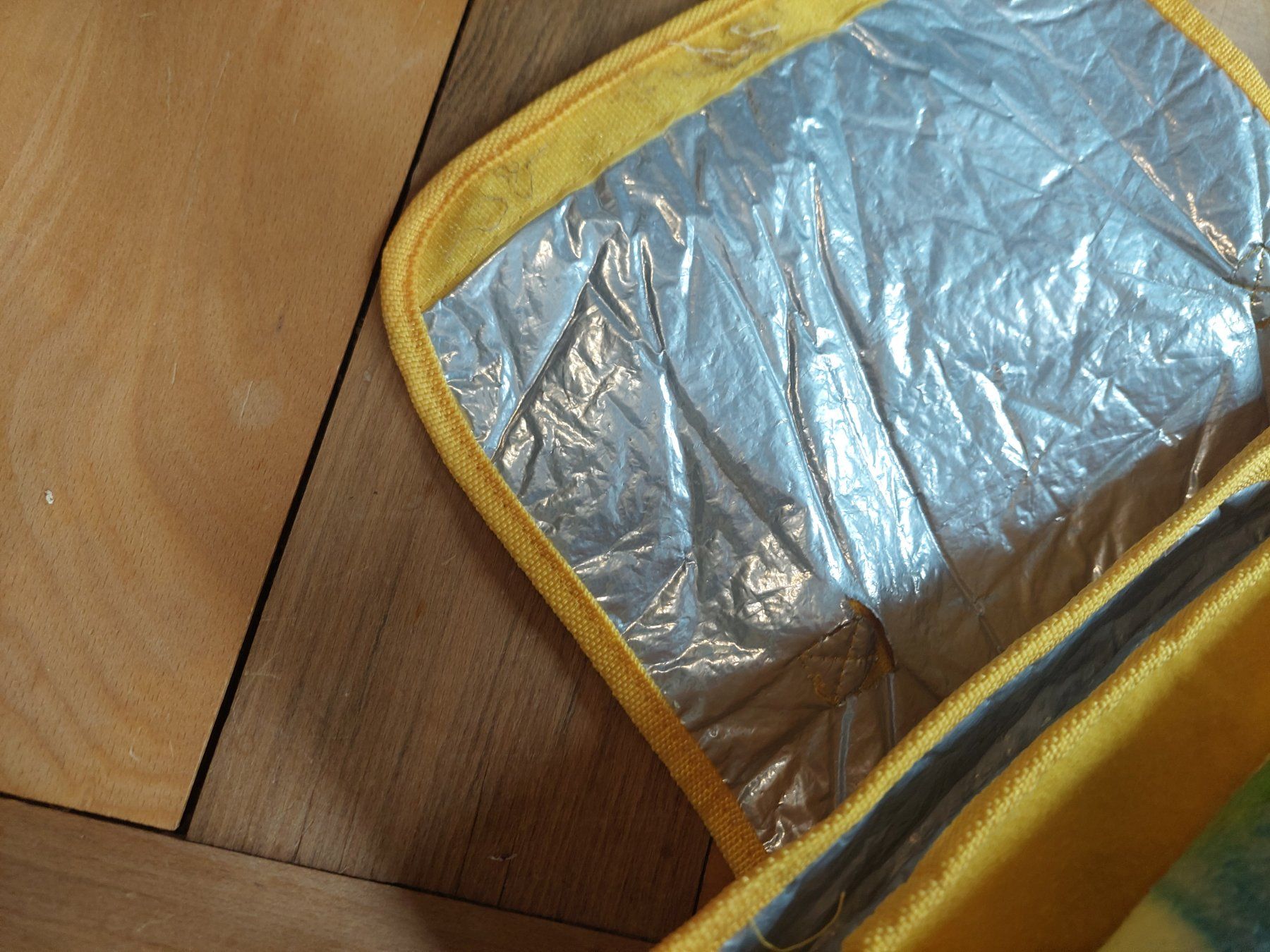 Coop Decken: Emoji Picknickdecke – Gebraucht aus Beckenried von Havacola 3