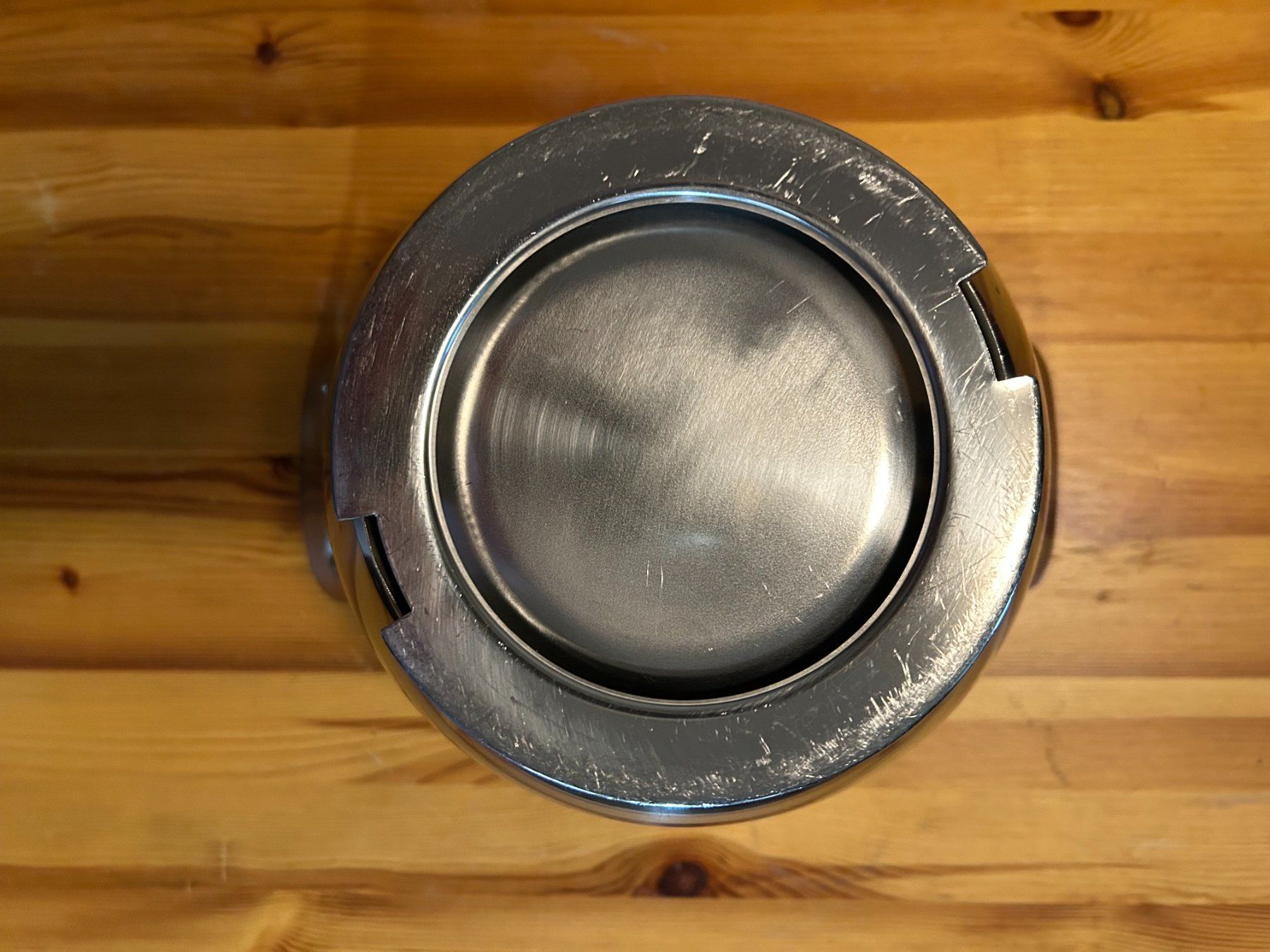 Ciotole: Edelstahlschüssel mit Henkeln Durchmesser 24cm – Usato da Bern venduto da Fireblades 5