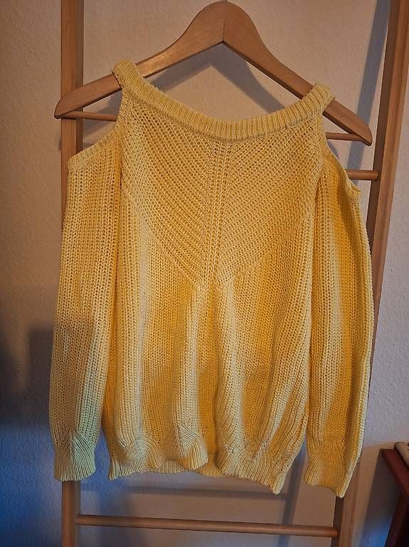 Pullover & Sweatshirts: Pullover xs – Gebraucht aus Arlesheim von gligli01