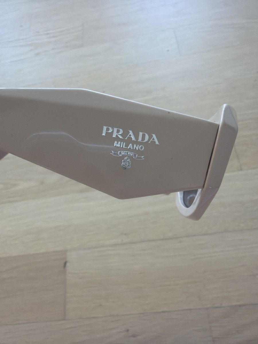 Prada Brillen & Gläser: Prada Symbole Sunglasses Beige – Neu (gemäss Beschreibung) aus Effretikon von MaisonNade 3