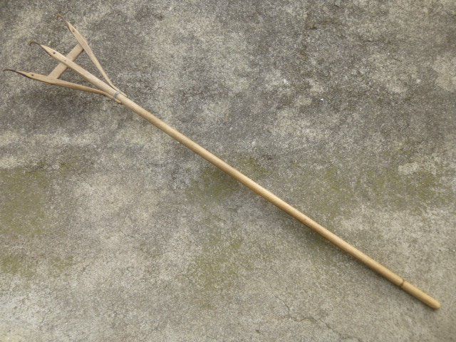 Tutti gli attrezzi: Antike Holz Heugabel – Usato da Hefenhofen venduto da Hakug 1