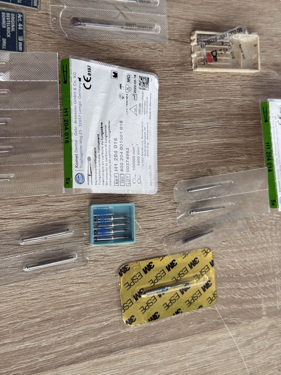 Attrezzature mediche: Standart Bohrer Zahnmedizin – Usato da Opfikon venduto da na0_rrc8 3