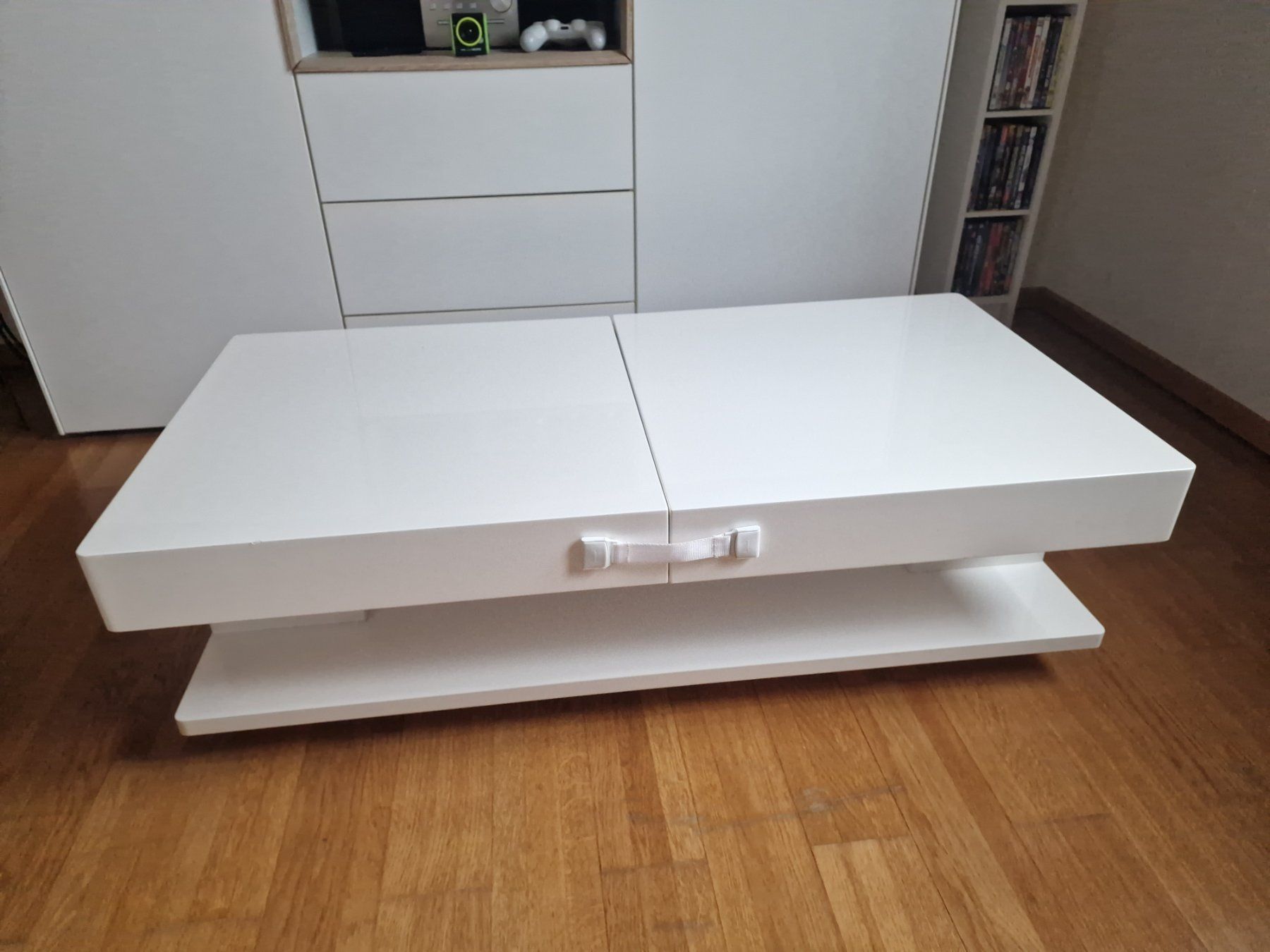 Tische: Couchtisch mit Stauraum – Gebraucht aus Hallau von CHACLA