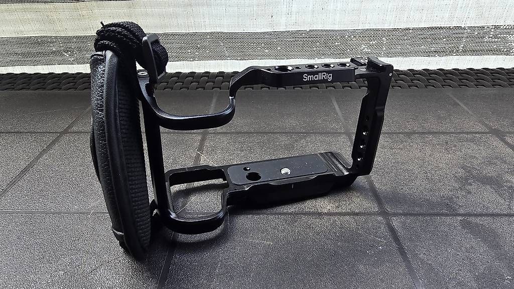 Smallrig Supporti a parete: Cage SmallRig pour Sony ZV-E10 II – Usato da Le Locle venduto da jen_zyx7