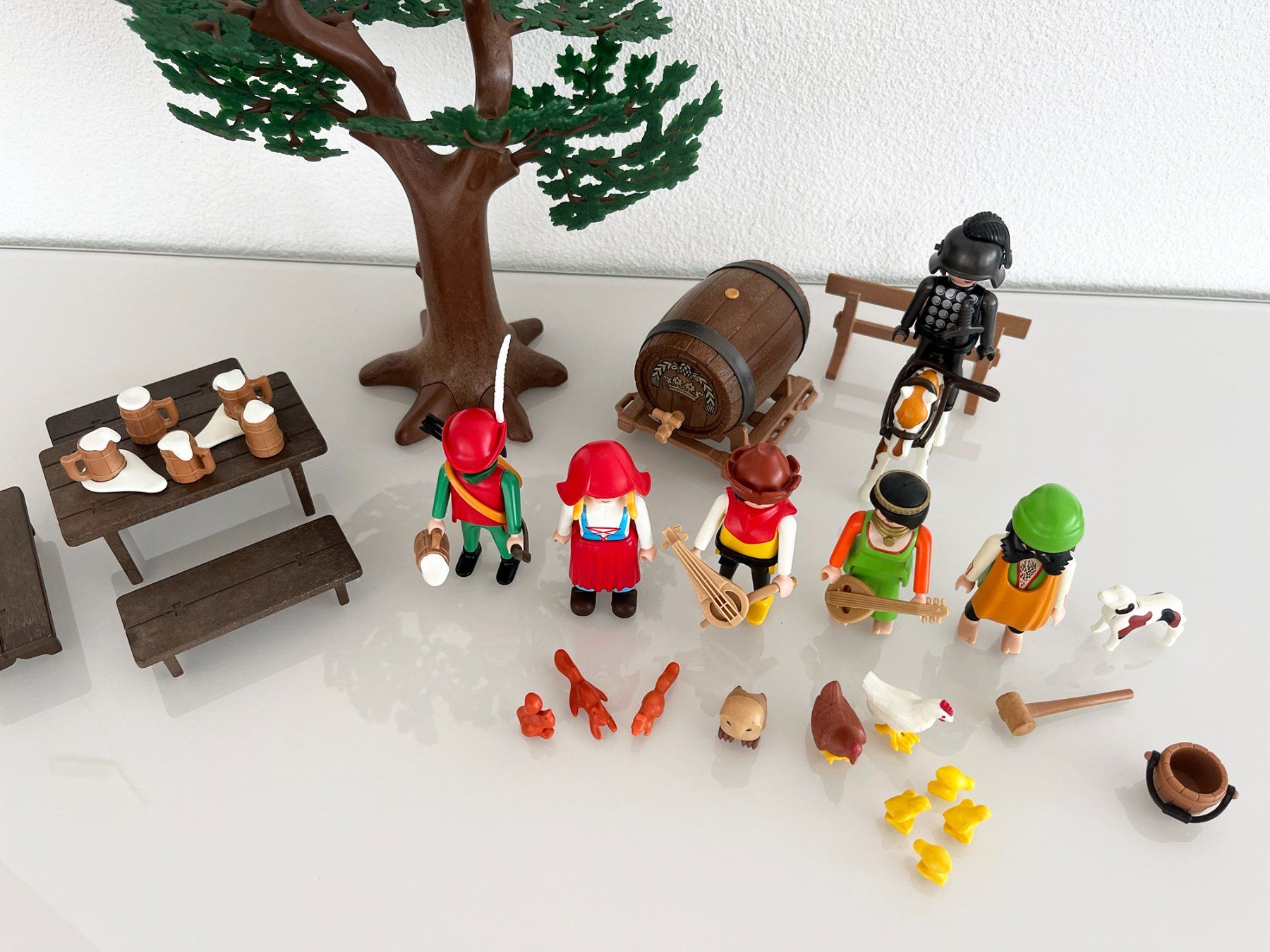 Playmobil Giocattoli: Playmobil Medieval Outlaws Feast Sets – Usato da Lausanne venduto da BeyondStories 6