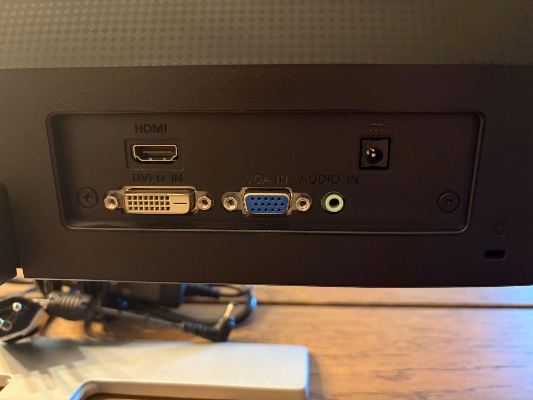 Monitor: FHD Monitor – Usato da Turgi venduto da Savutro 2