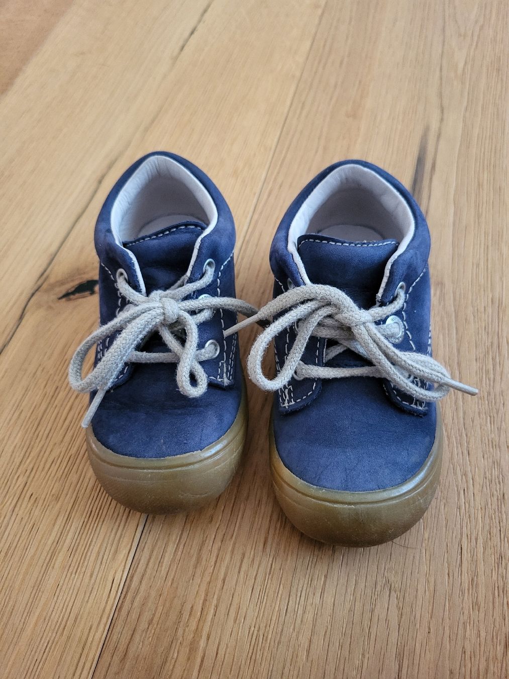 Elefanten Schuhe für Jungen: Lauflernschuh elefanten Grösse 21 – Gebraucht aus Gähwil von Ste_Holz