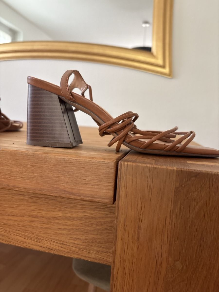 Damenschuhe: Sandali marroni con lacci, tacco largo - perfetti! – Gebraucht aus Birsfelden von lombardiA 1