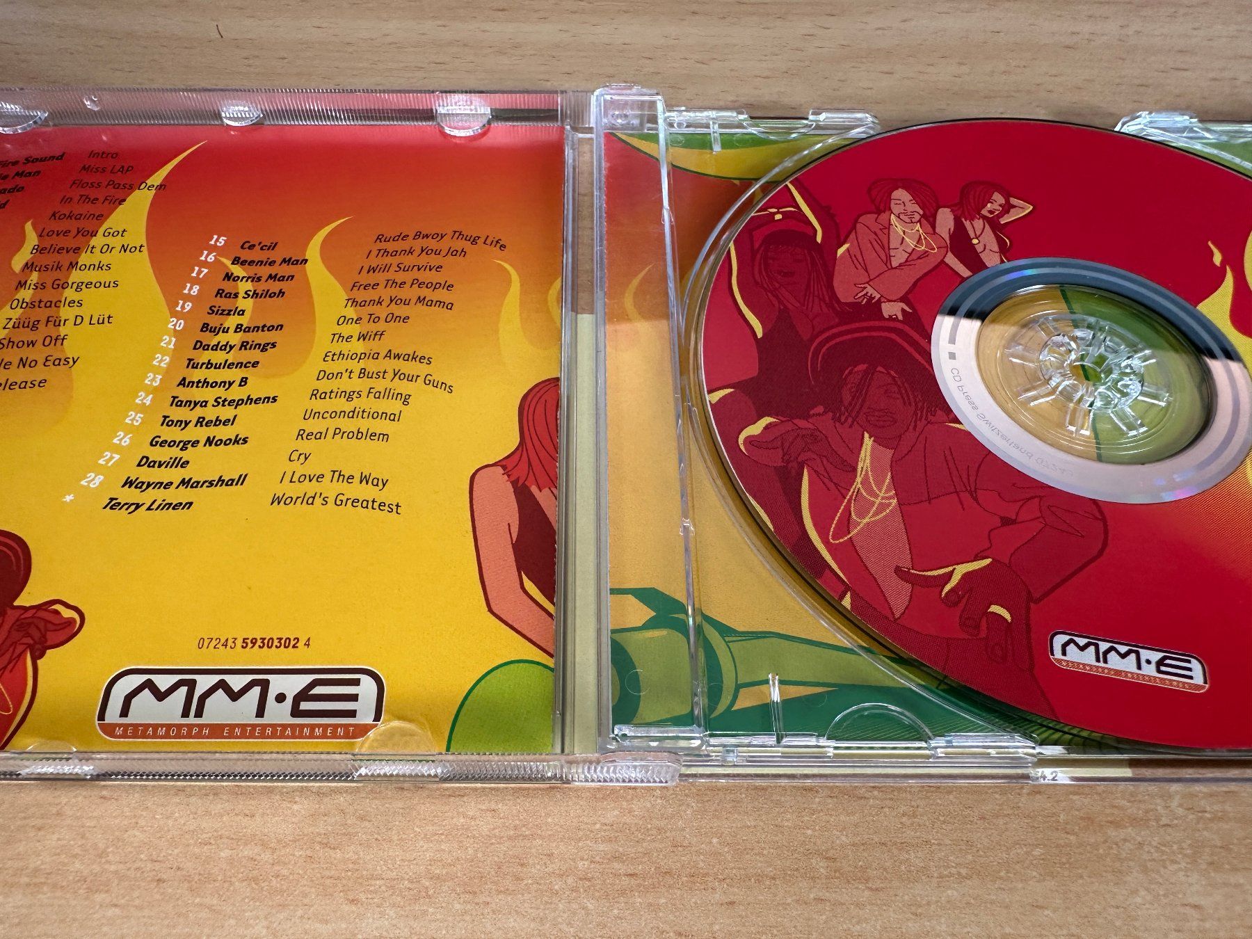 CD: Various – On Fire Volume 1 – Usato da Rikon im Tösstal venduto da Alpenmutz 2