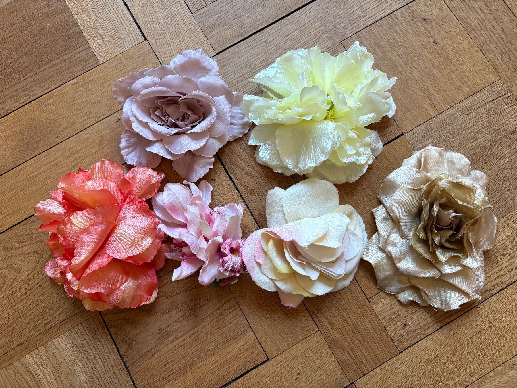 Haarschmuck: Blumen - Haarspangen & Broschen – Gebraucht aus Zürich von triangular