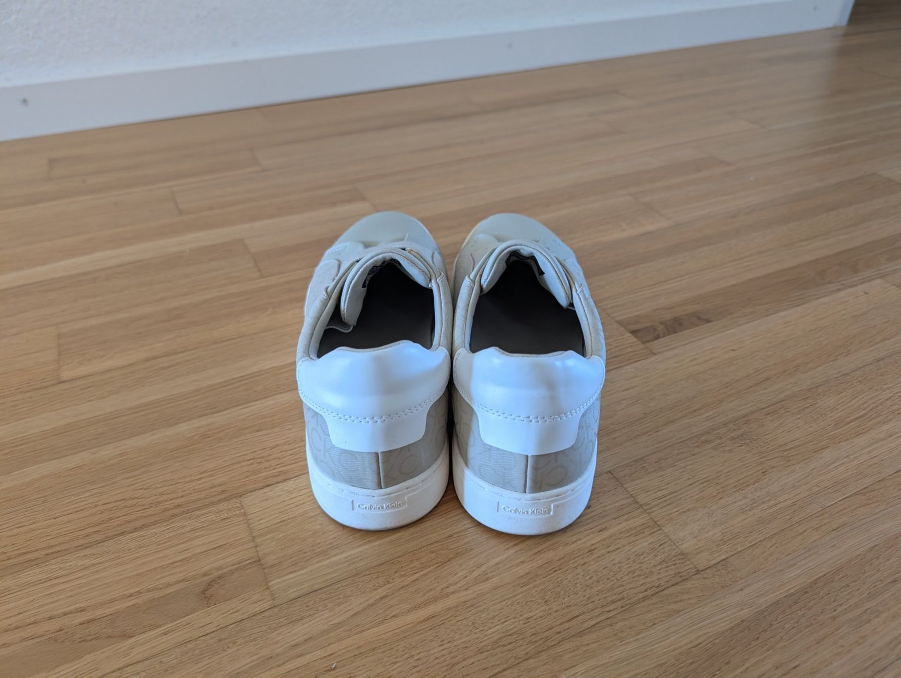 Calvin Klein Scarpe da donna: Calvin Klein Cupsole Mono Sneakers – Usato da Männedorf venduto da kar_g9nl 3